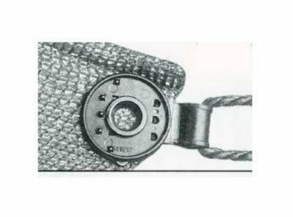 DeWitt Universal Snap-On Grommets