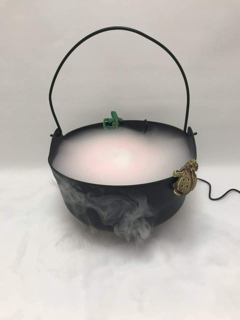 Green Vista Witchs Black Cauldron with Creepy Critter Pot Hangers, 1 Disc White Fogger and Float