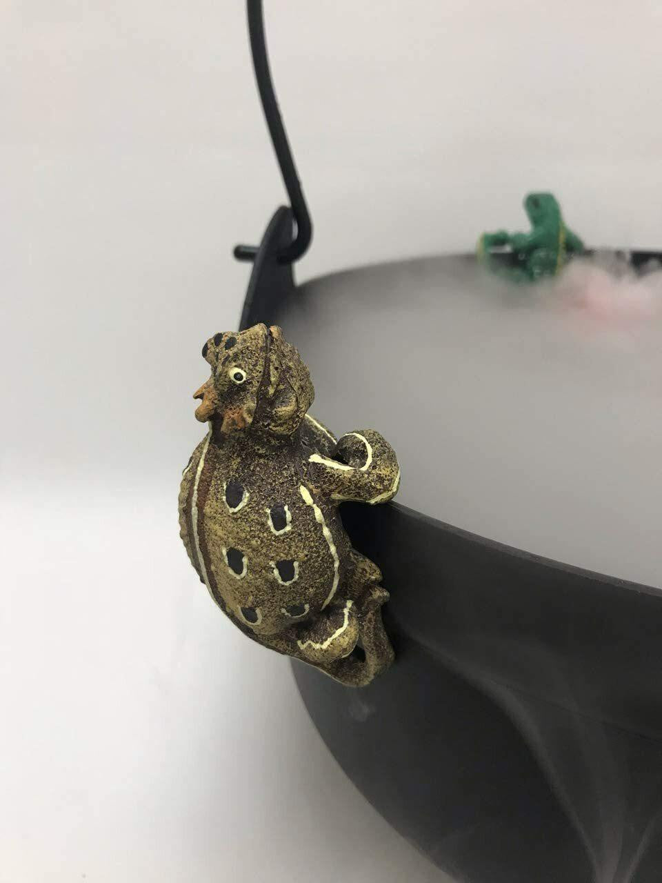 Green Vista Witchs Black Cauldron with Creepy Critter Pot Hangers, 1 Disc White Fogger and Float