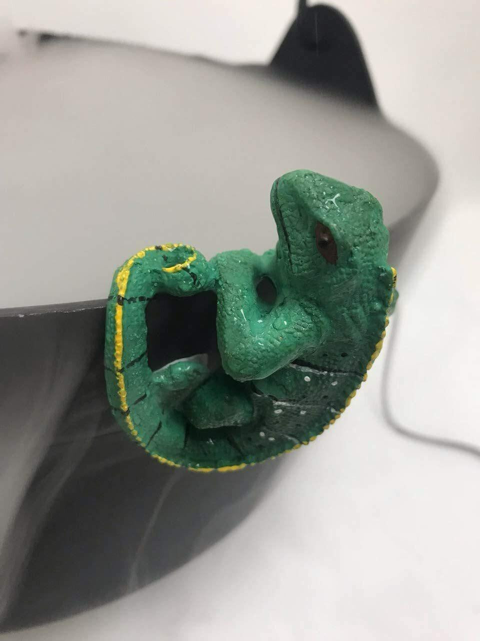 Green Vista Witchs Black Cauldron with Creepy Critter Pot Hangers, 1 Disc White Fogger and Float